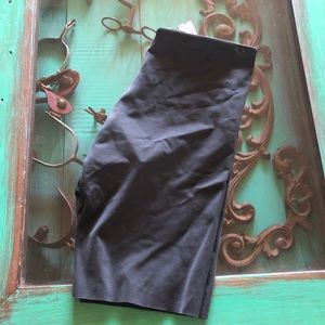 New Spanx Size Medium mid thigh length